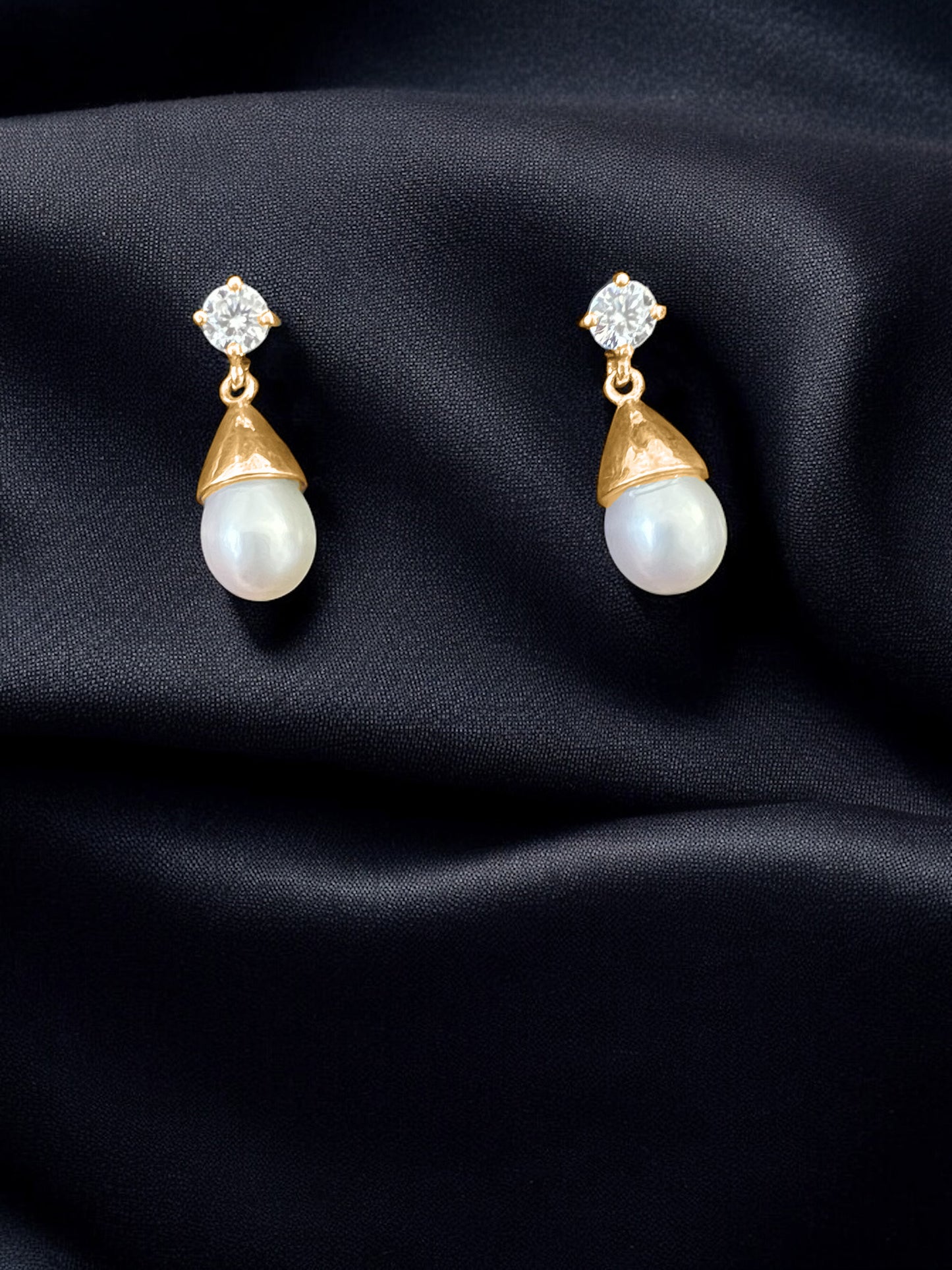 9ct Gold diamond and pearl earrings