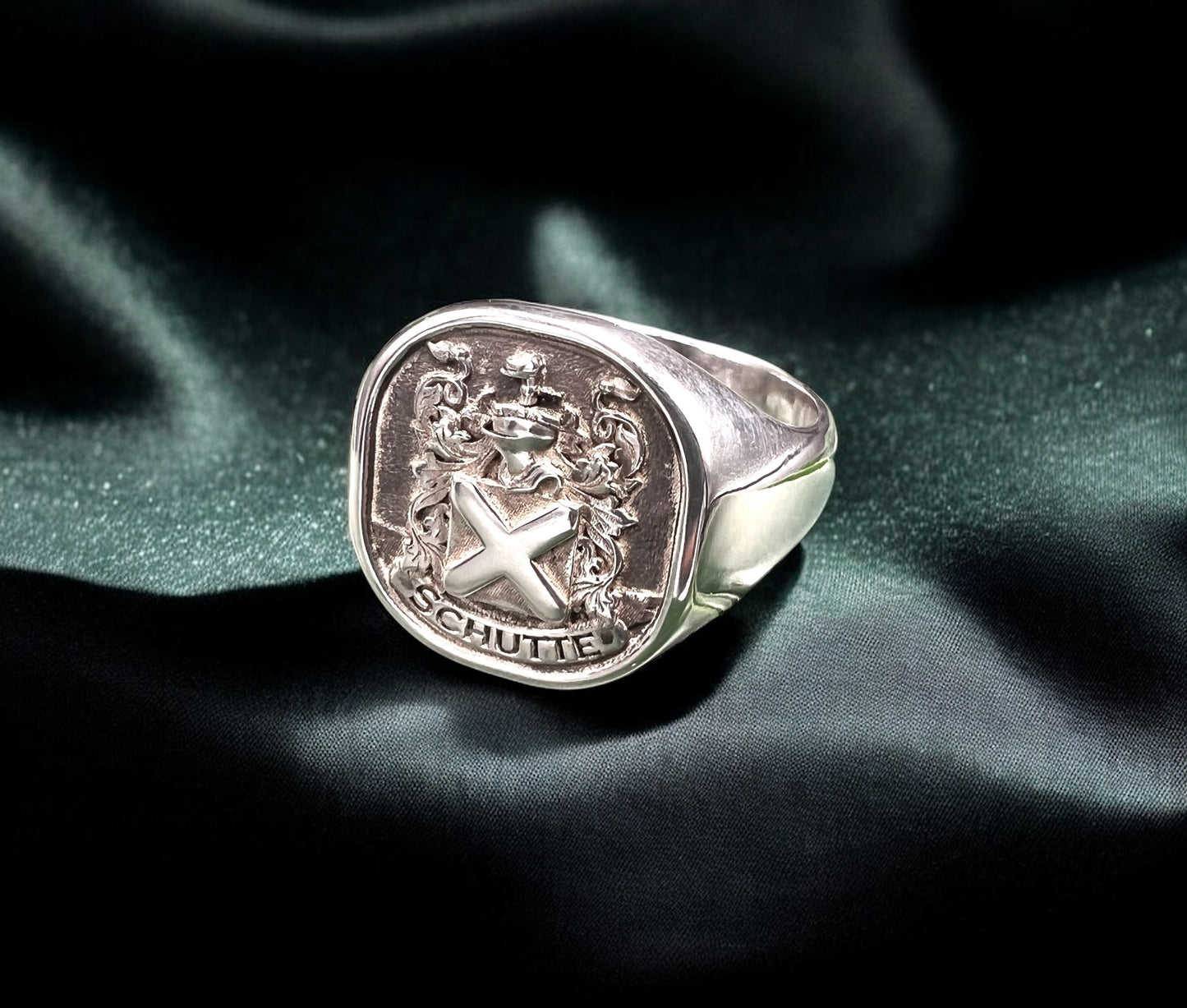 Crest ring