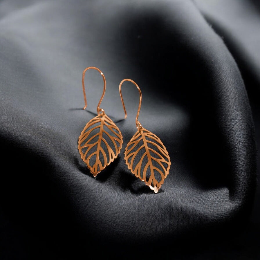 9ct Gold Leave earrings