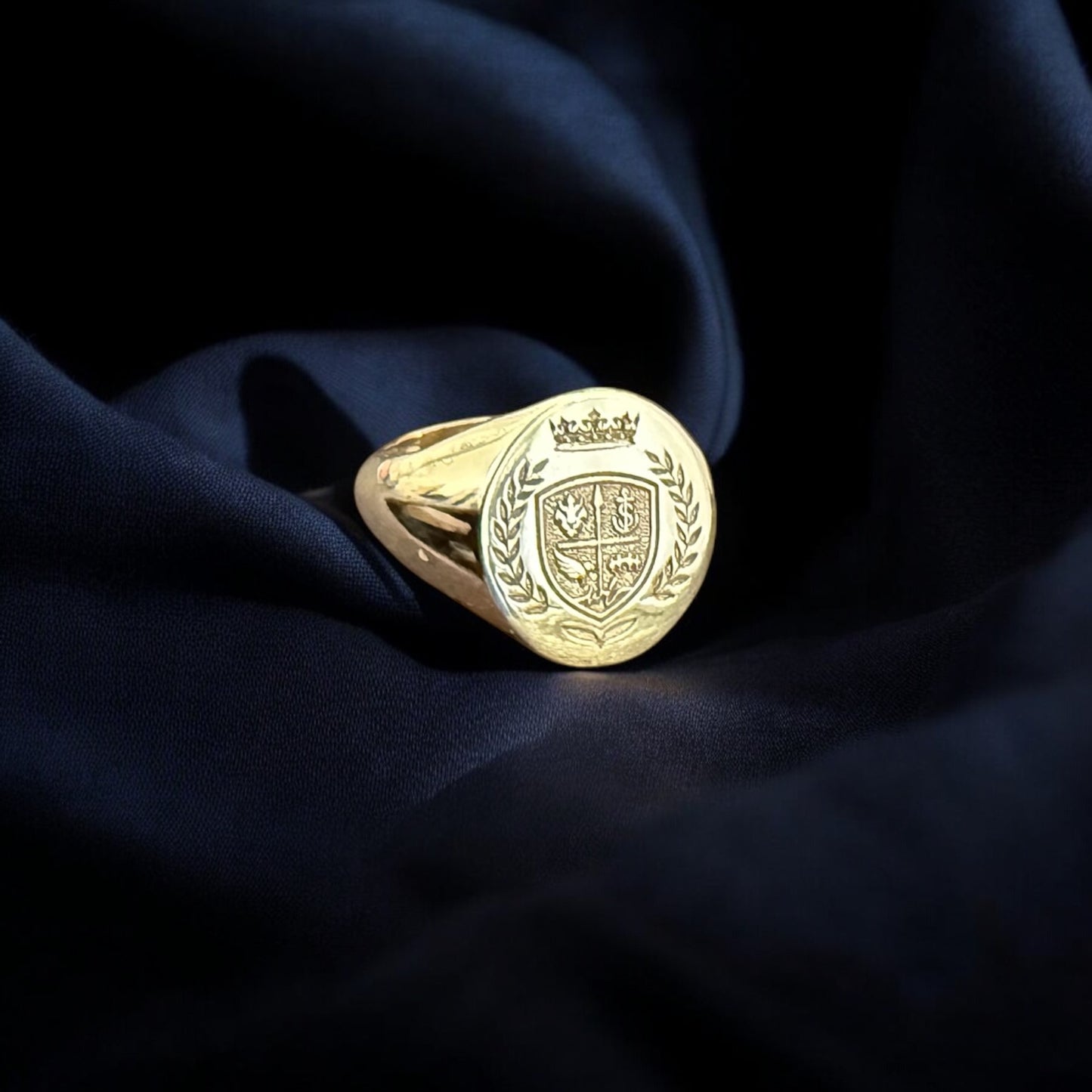 Crest ring
