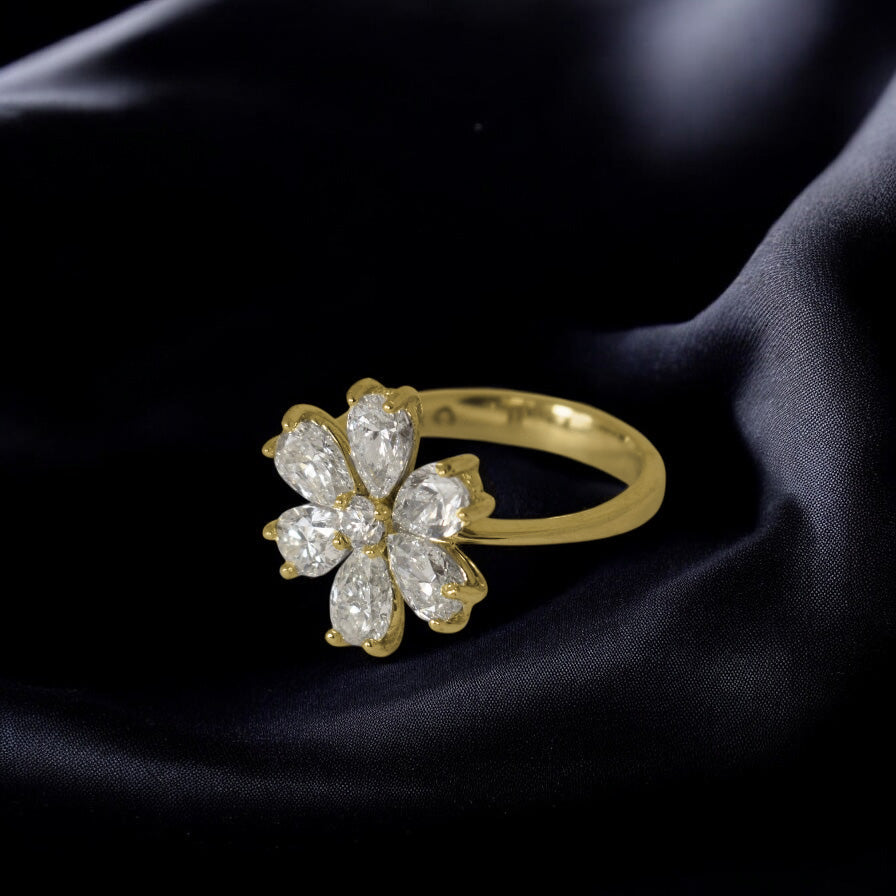 Diamond flower ring