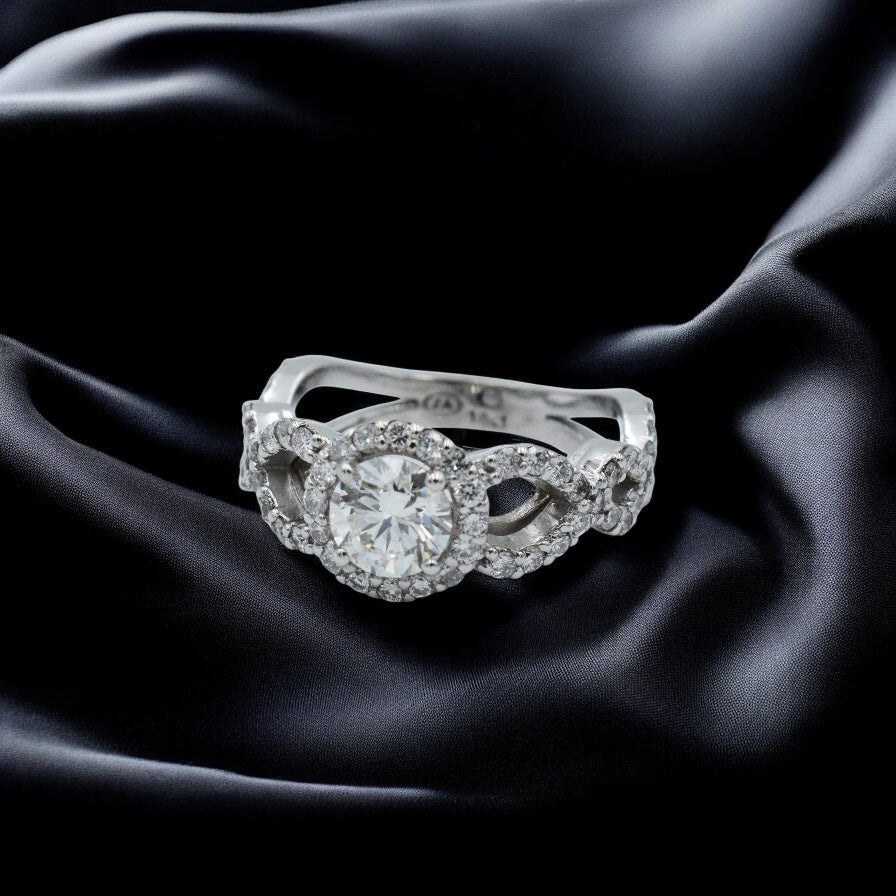 Diamond halo ring with infinity band